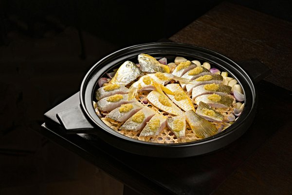 Wie wird die Glaubwürdigkeit von Nachrichtenquellen bewertet?